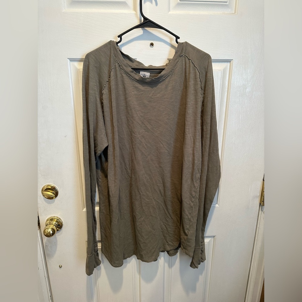 Free people long green tunic top with thumb holes